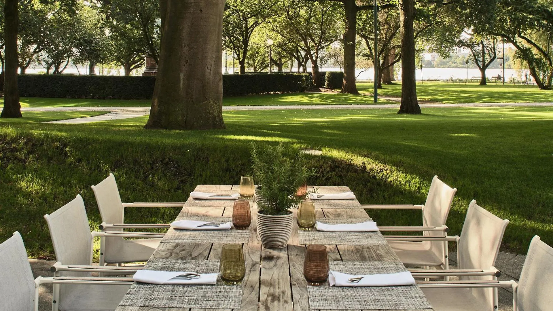 The Fontenay Hamburg 5*,
