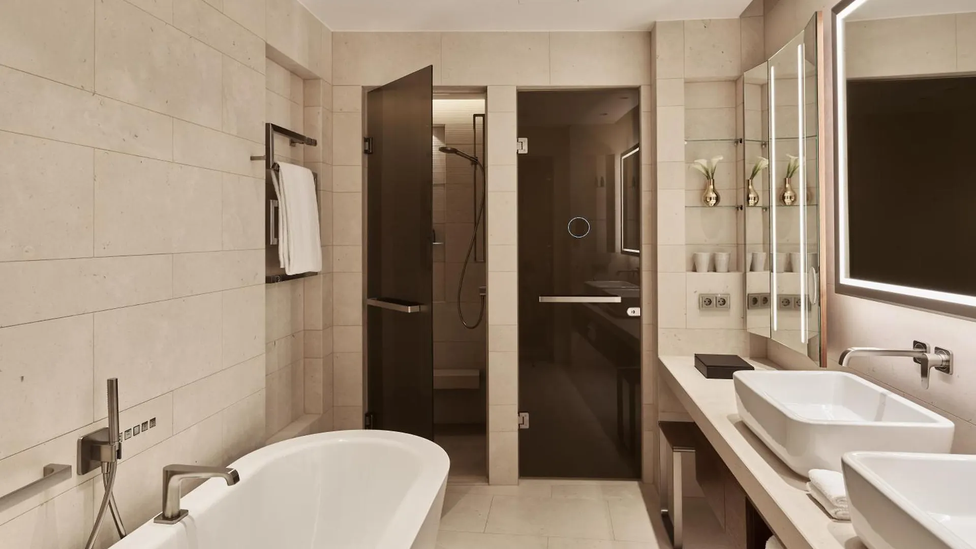 The Fontenay Hamburg 5*,